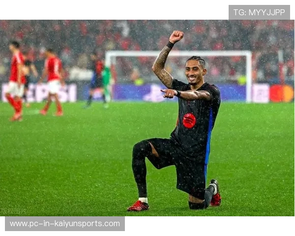 拉菲尼亚外围远射巴萨晋级在望