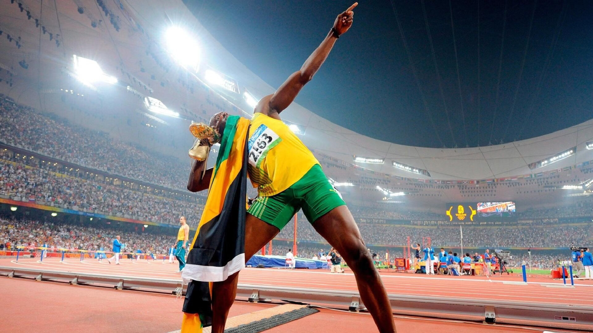 中国登山运动员成功挑战多座高峰，中国登山队2020